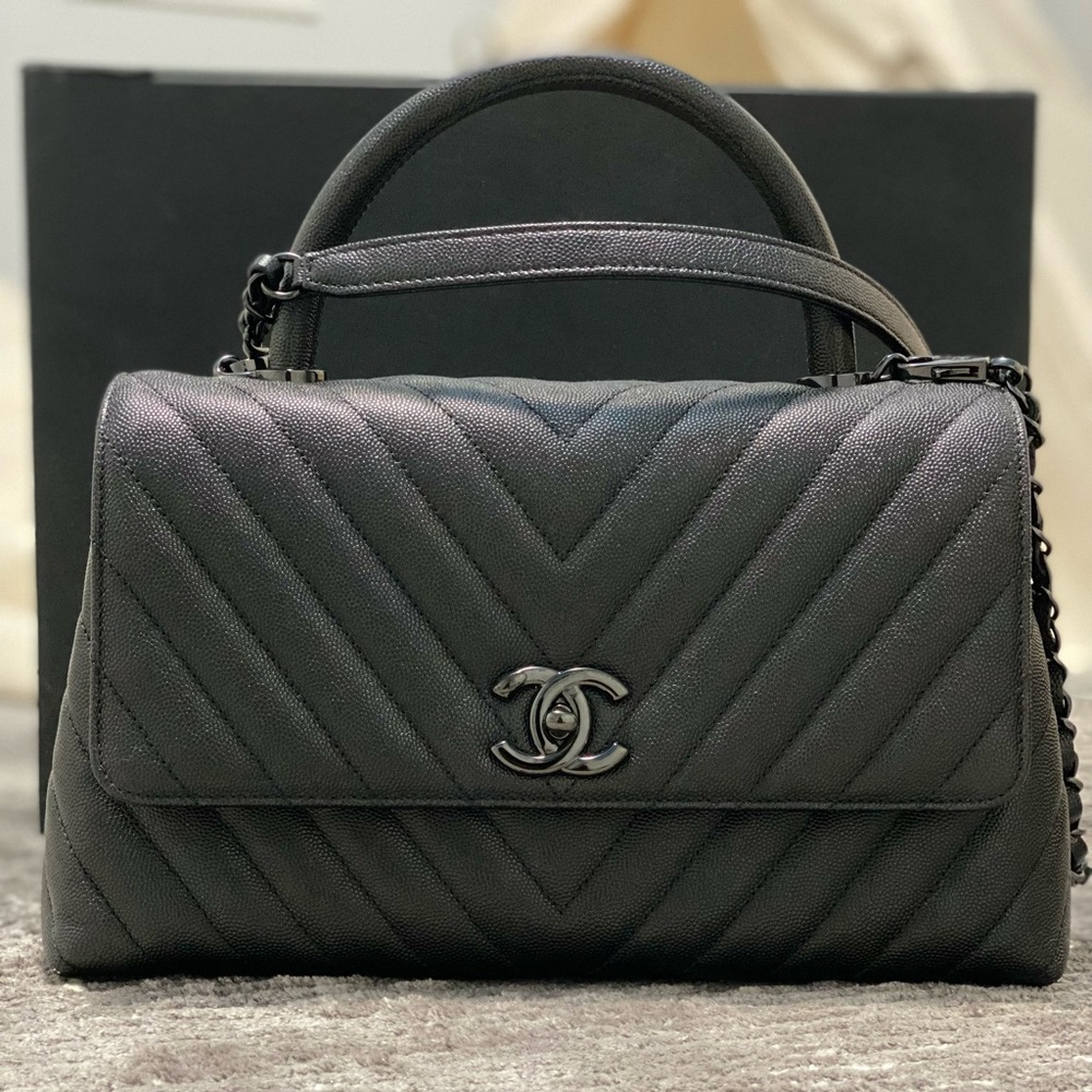 Chanel Chevron Quilted
Small Coco Handle SO BLACK